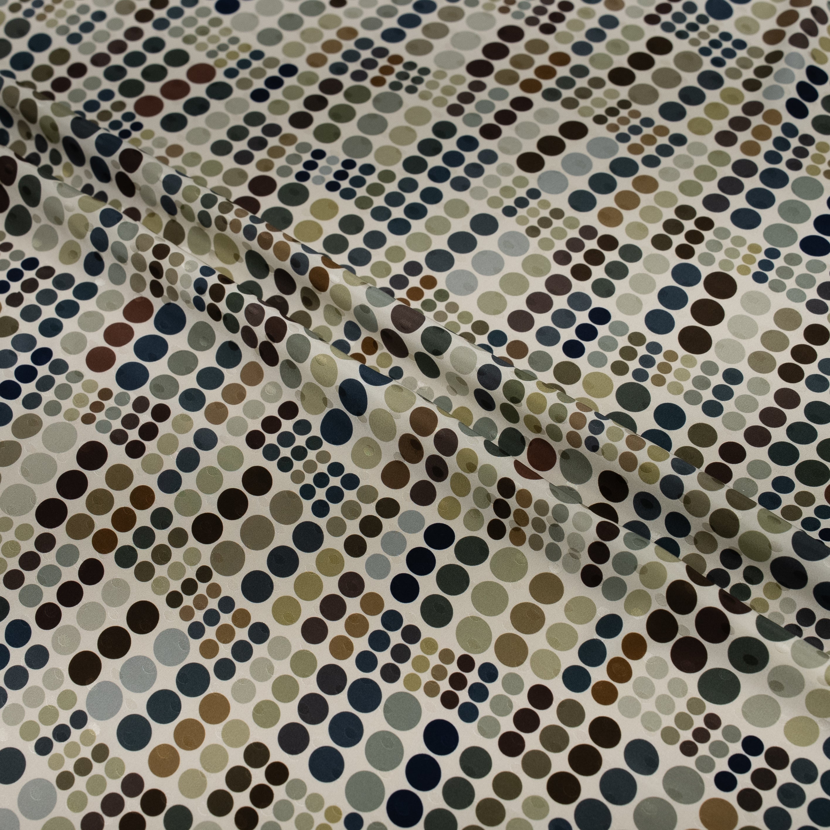 Patterned fabric with circular shapes in various colors