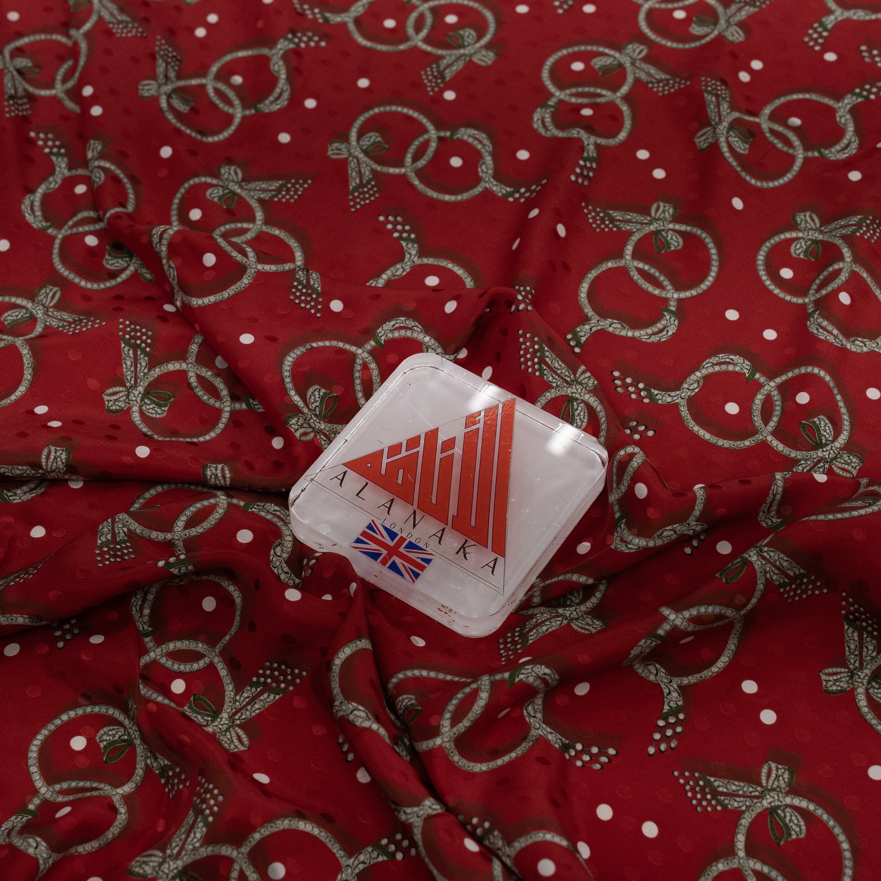 Silk Jacquard - Jewels - Bow Bracelets on Red