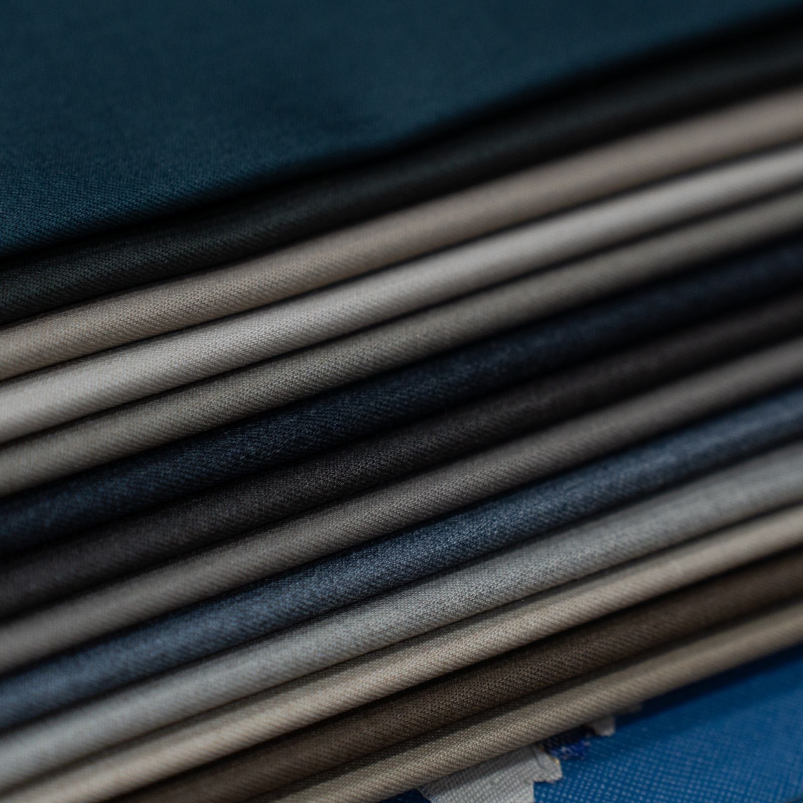 AL ANAKA Cashmere-Feel Wool